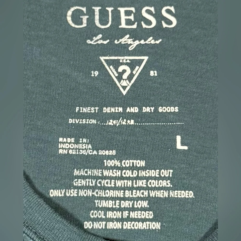 Guess Teal Distressed Short Sleeve Graphic T Shirt US Large - Picture 2 of 3